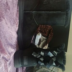 Ugg: Bailey's Bow